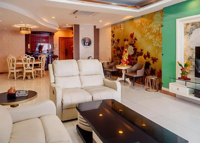 Apartment Classic-style Floor In Bay *