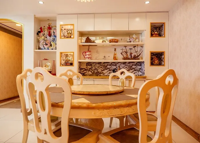 Classic-style Floor In Bay * Manila