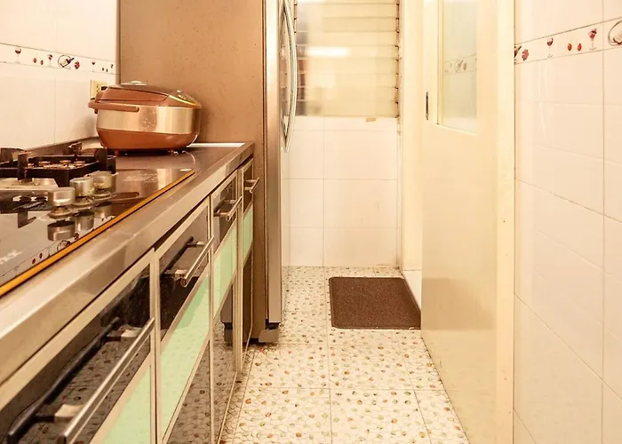 Classic-style Floor In Bay *