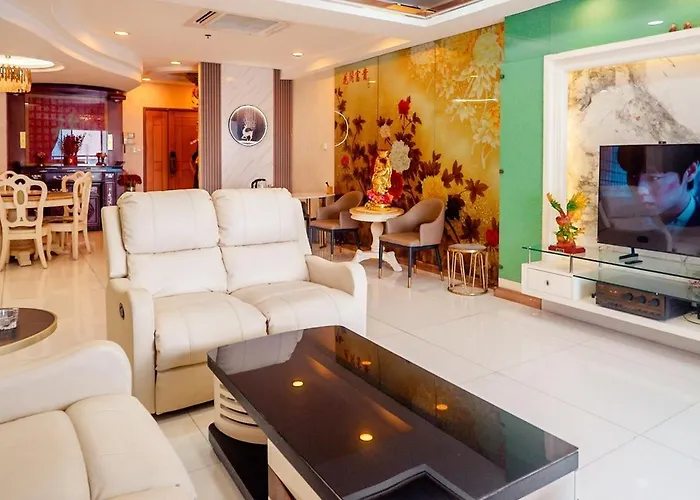 Classic-style Floor In Bay