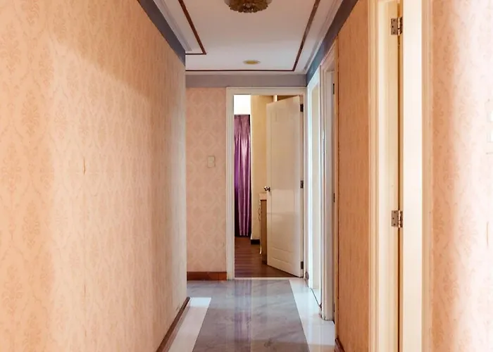 Classic-style Floor In Bay Manila