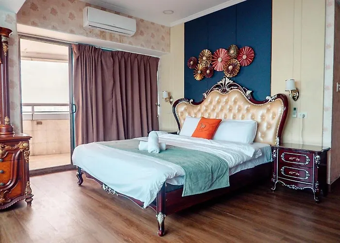 Apartment Classic-style Floor In Bay *